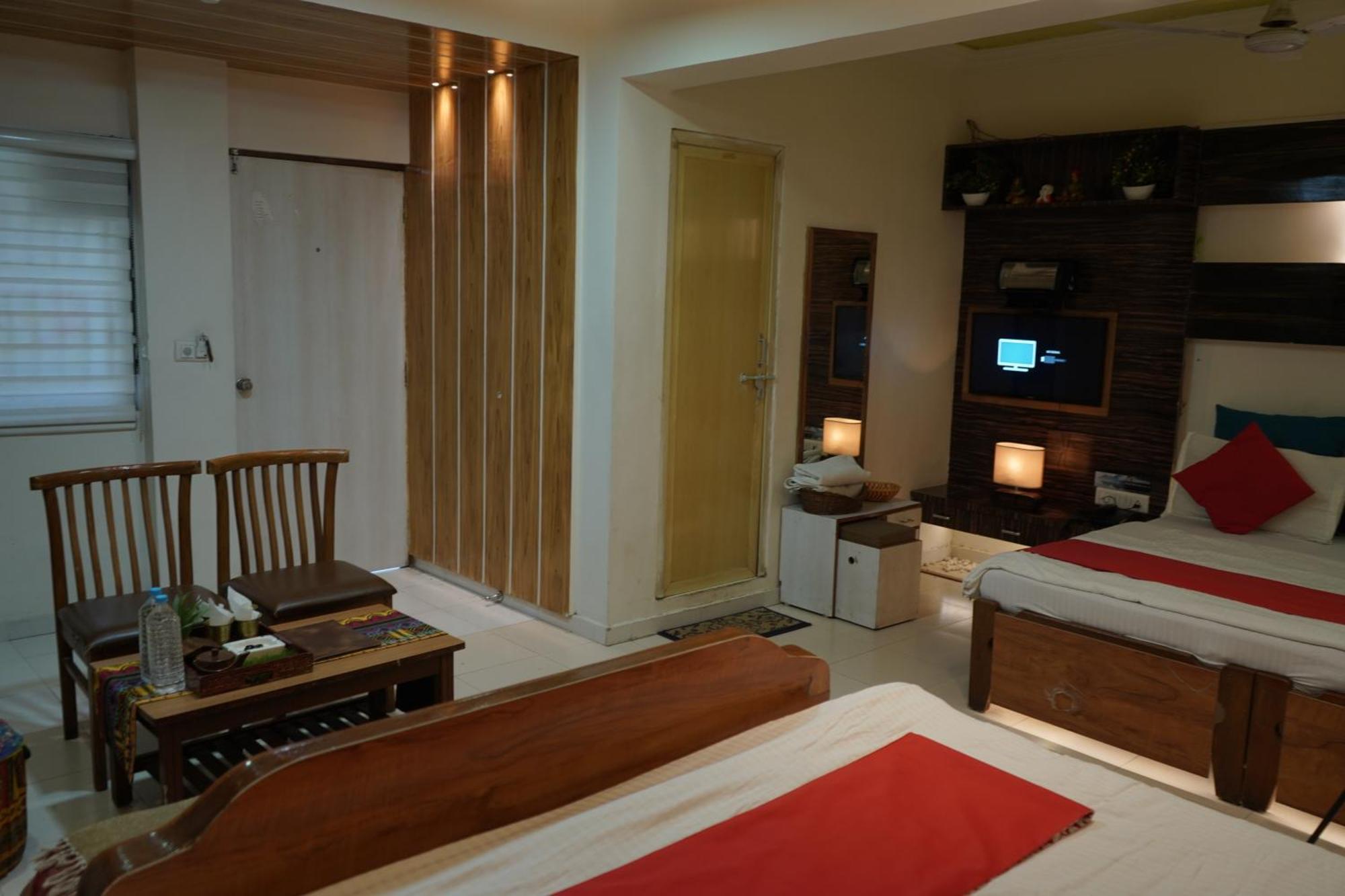 Hotel Krishna Ahmedabad Exterior foto